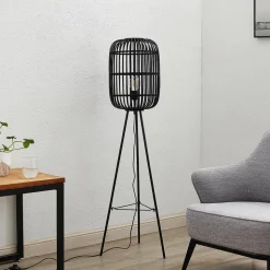Lindby Canyana vloerlamp, zwart, rotan, 139 cm hoog