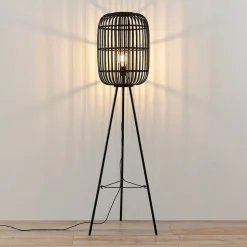 Lindby Canyana vloerlamp, zwart, rotan, 139 cm hoog
