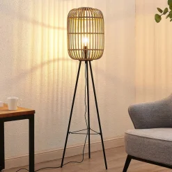 Lindby Canyana vloerlamp, 139 cm, naturel, rotan, driepoot