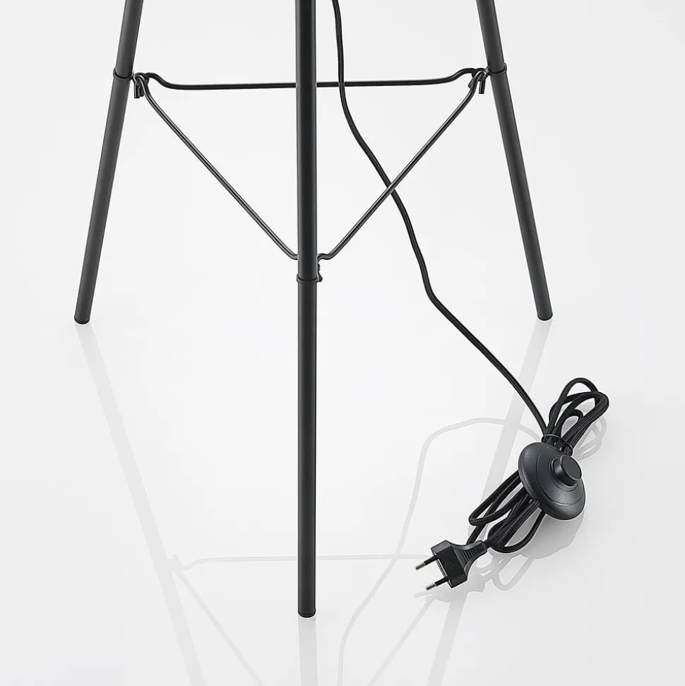 Lindby Canyana vloerlamp, 139 cm, naturel, rotan, driepoot