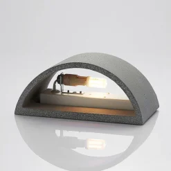 Lindby Edvin wandlamp van beton, halfrond