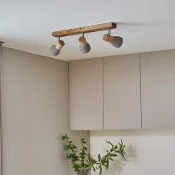 Lindby Filiz spot, 3-lamps, 47 cm lang, hout, beton, E14