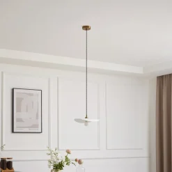 Lindby hanglamp Annira, Ø 29 cm, keramiek, wit/messing