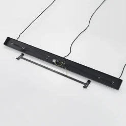 Lindby hanglamp Tarjei, 146 cm lang, zwart/goud, metaal