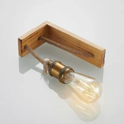 Lindby Helou houten wandlamp met zichtbare fitting