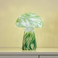 Lindby Hubi tafellamp, groen, glas, Ø 22 cm, paddestoelvorm