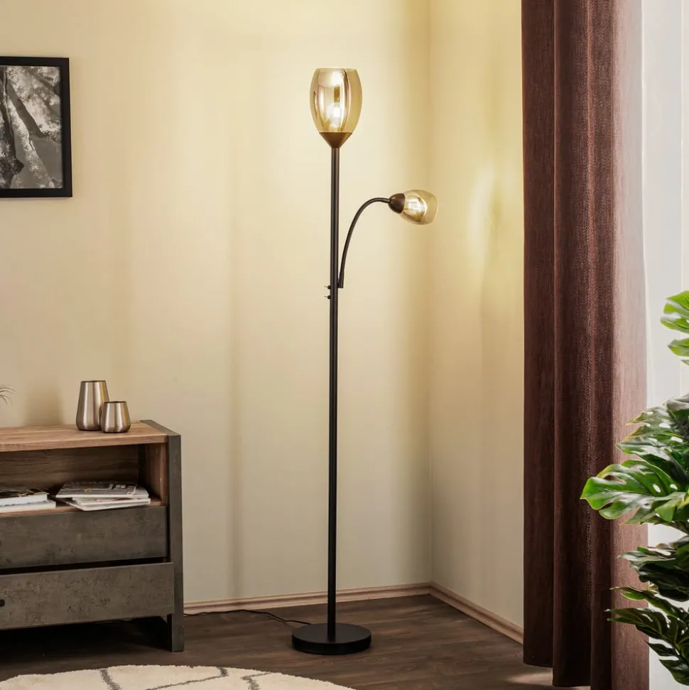 Lindby Irmino vloerlamp met rookglazen kappen