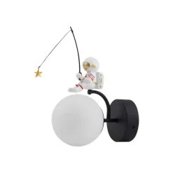 Lindby Kosmo wandlamp, kunststof, astronaut, 30 cm hoog