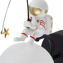 Lindby Kosmo wandlamp, kunststof, astronaut, 30 cm hoog