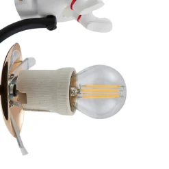 Lindby Kosmo wandlamp, kunststof, astronaut, 30 cm hoog