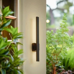 Lindby LED buiten wandlamp Sakari, zwart, aluminium, 50 cm hoog