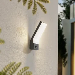 Lindby LED buiten wandlamp Korvik, 26 cm, antraciet, sensor