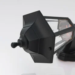 Lindby LED buiten wandlamp Iavo, sensor, zwart, lantaarn