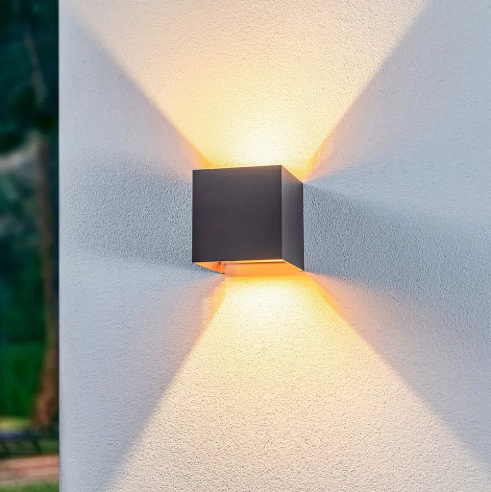 Lindby LED buiten wandlamp Nivar, hoekig, zwart/goud, IP54