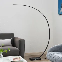 Lindby LED gebogen vloerlamp Kendra, zwart, aluminium, hoogte 180cm