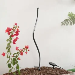 Lindby LED lamp op zonne-energie Sabriel, gebogen, zwart, aluminium, 3000K