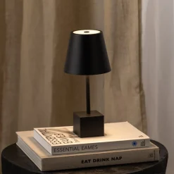 Lindby LED oplaadbare tafellamp Janea CUBE, zwart, metaal