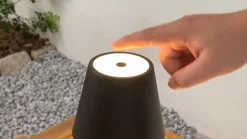 Lindby LED oplaadbare tafellamp Janea CUBE, zwart, metaal