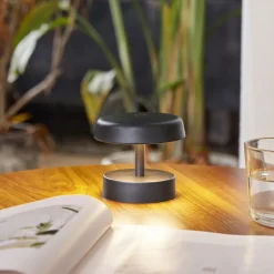 Lindby LED oplaadbare tafellamp Nalani, 10 cm hoog, IP44, dimbaar