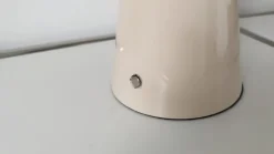 Lindby LED oplaadbare tafellamp Nevijo, beige, Ø20cm, USB, dimmer