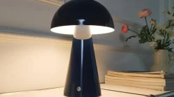 Lindby LED oplaadbare tafellamp Nevijo, blauw, Ø20cm, USB, dimmer