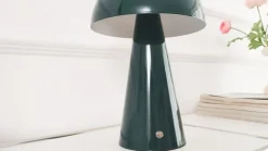 Lindby LED oplaadbare tafellamp Nevijo, groen, Ø20 cm, USB, dimmer