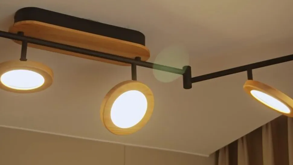 Lindby LED spot Manel, hout, 152 cm lang, 6-lamps