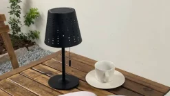 Lindby LED tafellamp op zonne-energie Hilario, zwart, ijzer, oplaadbare