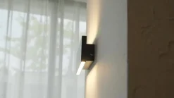 Lindby LED wandlamp Ignazia, 28cm, zwart, metaal, omhoog/omlaag