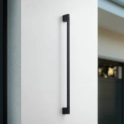 Lindby LED wandlamp Neano, 120cm, zwart, metaal, IP54