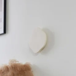 Lindby LED wandlamp Nielson, beige, gips, 30 cm hoog