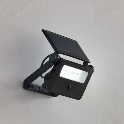 Lindby LED wandlamp Rikard, zwart, roestvrij staal