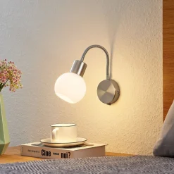 Lindby Lioma wandlamp met flexibele arm, nikkel