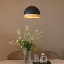 Lindby Lonnaris hanglamp, rotan, zwart, 1-lamps