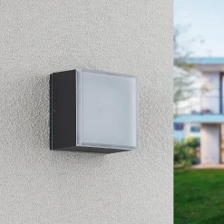 Lindby Mathea LED buiten plafondlamp, hoekig