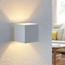 Lindby Mirza aluminium-wandlamp, hoekig, wit