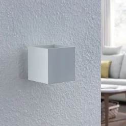 Lindby Mirza aluminium-wandlamp, hoekig, wit