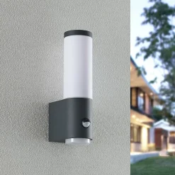 Lindby Okari buitenwandlamp met sensor, recht