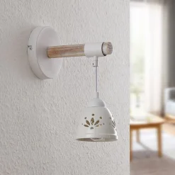 Lindby Pimana wandlamp met keramiekkap
