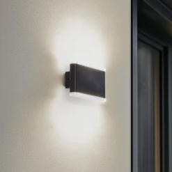 Lindby Smart LED buitenwandlamp Elvi, CCT, RGB, Tuya, IP54