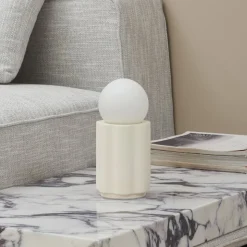 Lindby tafellamp Nielson, beige, kap hoogte 8,5 cm, gips