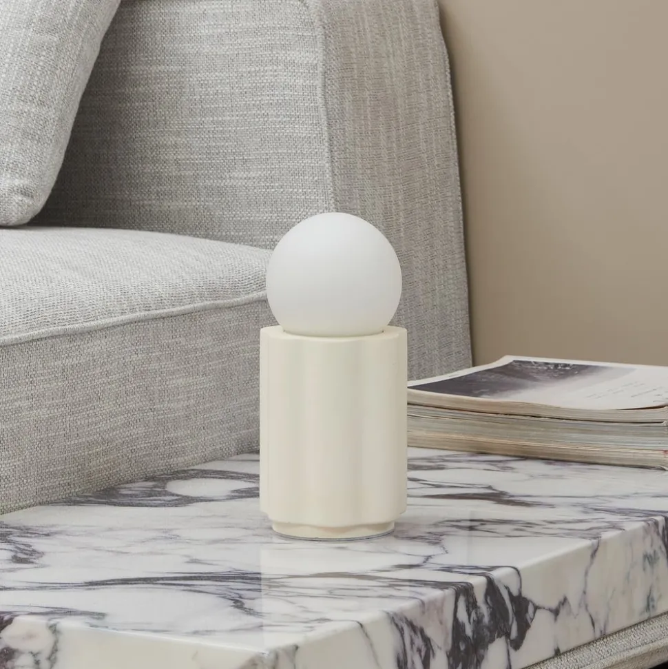 Lindby tafellamp Nielson, beige, kap hoogte 8,5 cm, gips