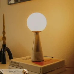 Lindby tafellamp Noana, mat nikkel, opaalglas/marmer