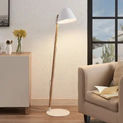 Lindby Tetja vloerlamp met houten paal, wit