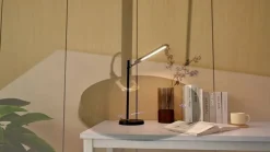 Lindby Valtorin LED bureaulamp, zwart