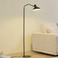 Lindby vloerlamp Adrik, zwart, metaal