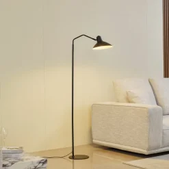 Lindby vloerlamp Adrik, zwart, metaal