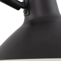 Lindby vloerlamp Adrik, zwart, metaal