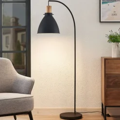 Lindby vloerlamp Trebale, zwart, hout, 154 cm, E27