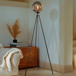 Lindby vloerlamp Valentina, E27, rookgrijs, glas, 150 cm